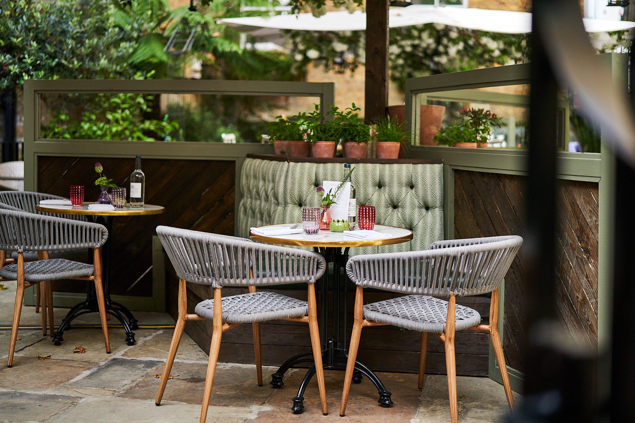 Stanley's Restaurant | Secret Garden In Chelsea | Humphrey Munson 