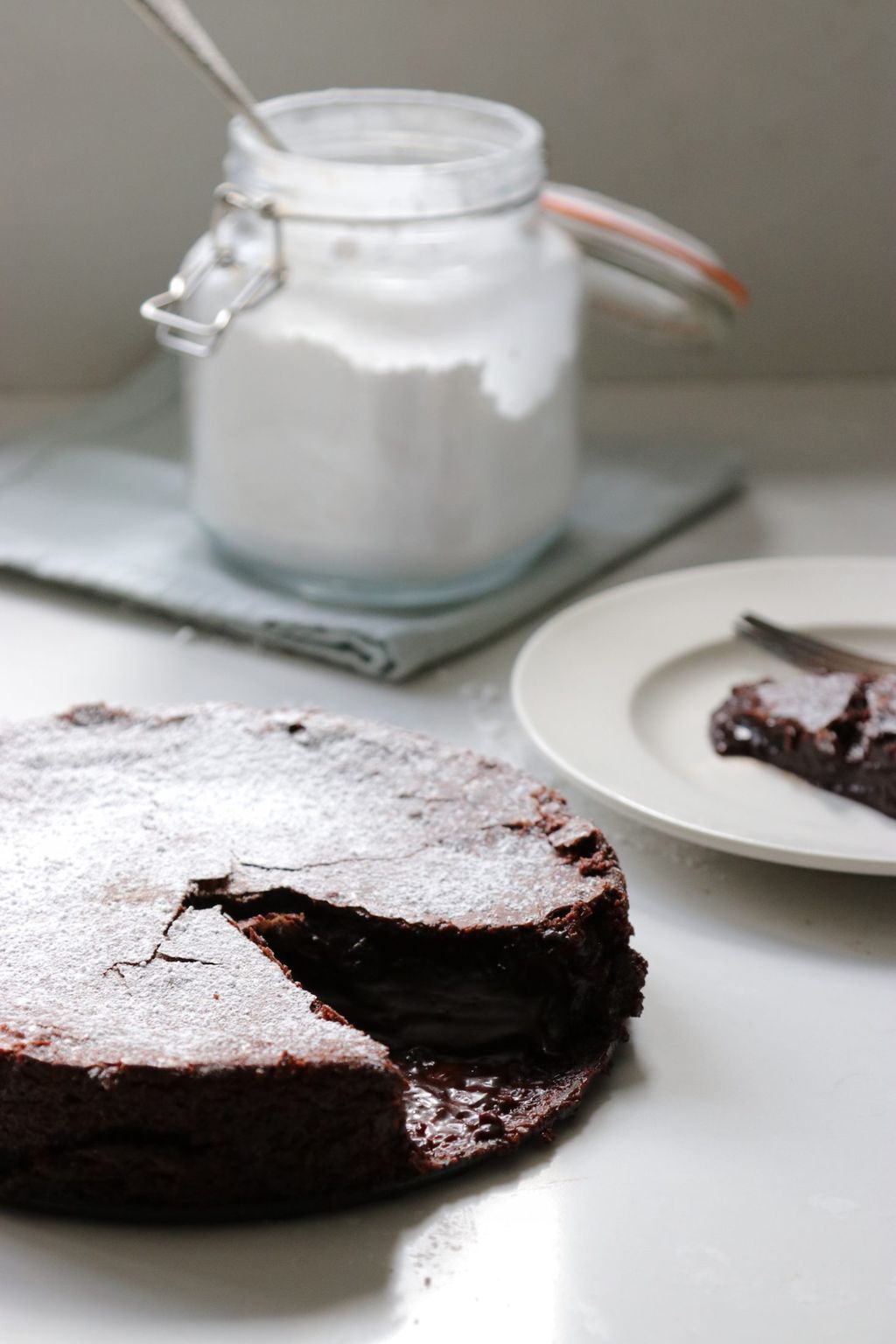 Recipe Notes | Gooey Dark Chocolate Cake