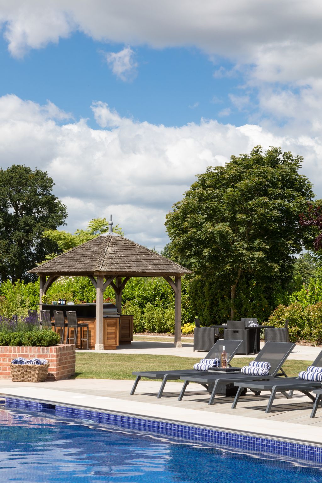 How To Plan An Outdoor Kitchen