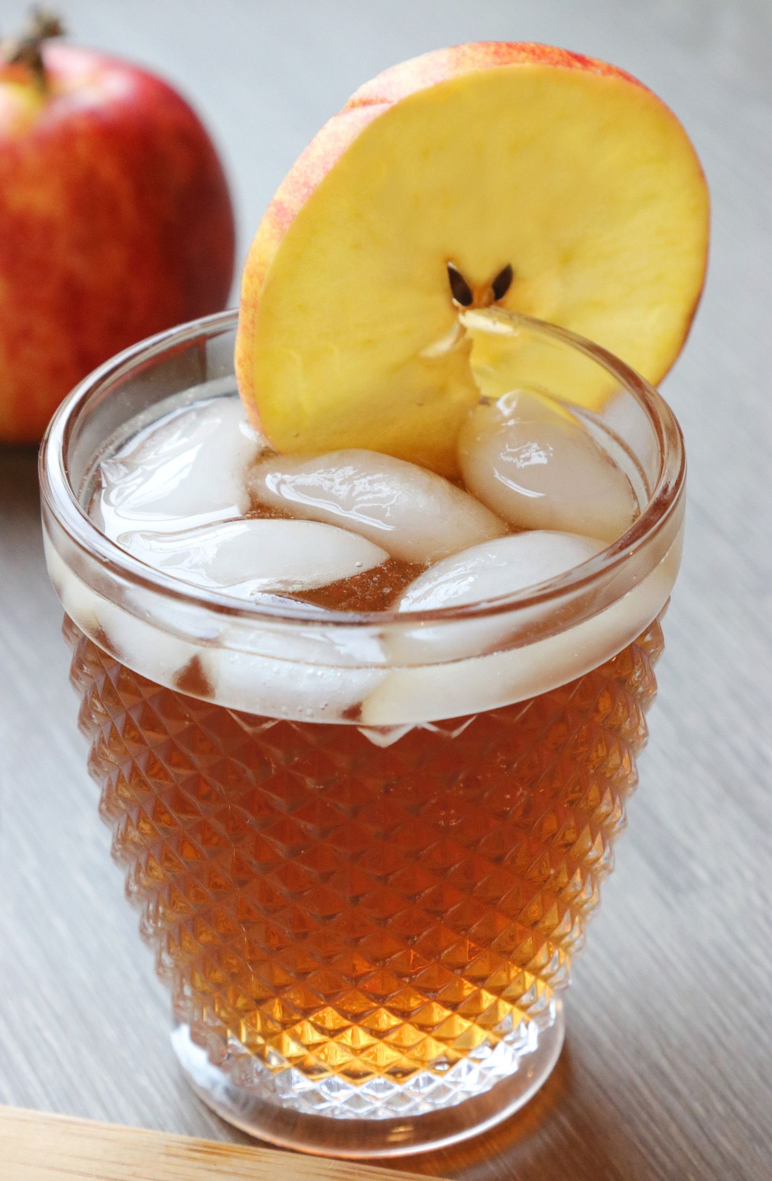 Recipe Notes | Autumn Spiced Apple Rum Cocktail - Humphrey Munson Blog 