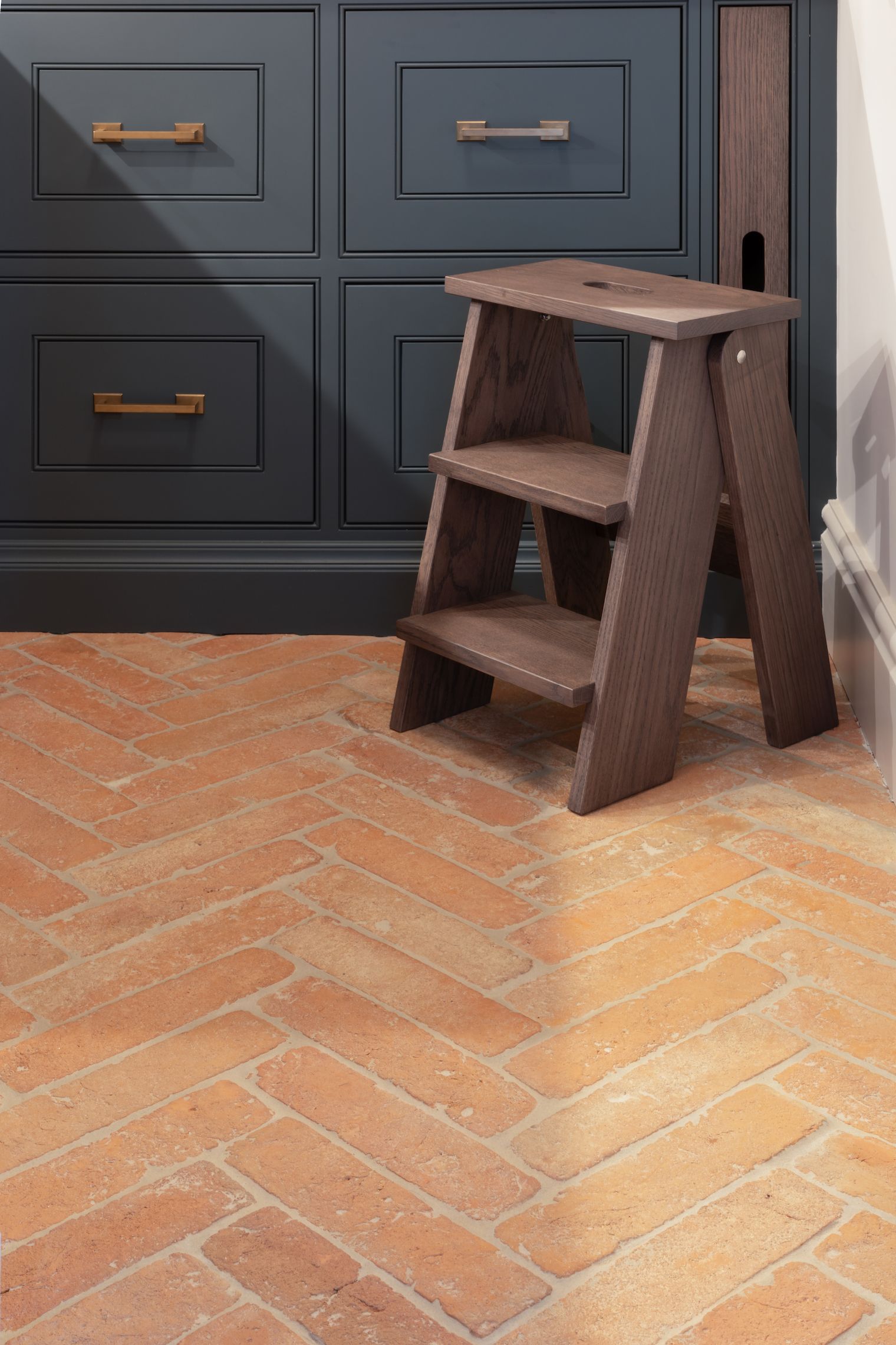 Custom mini steps - Berkeley oak- Marlow kitchen Project - Radcliffe terracotta