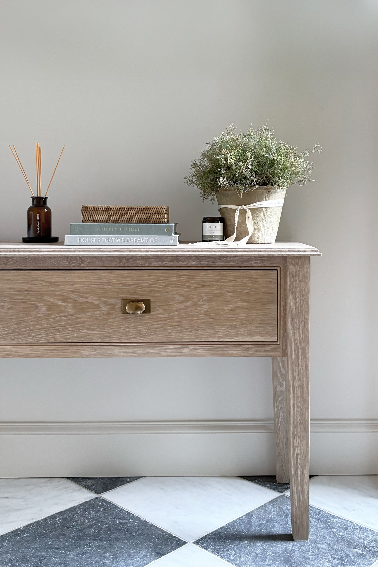 Ludlow Console table - Image 2