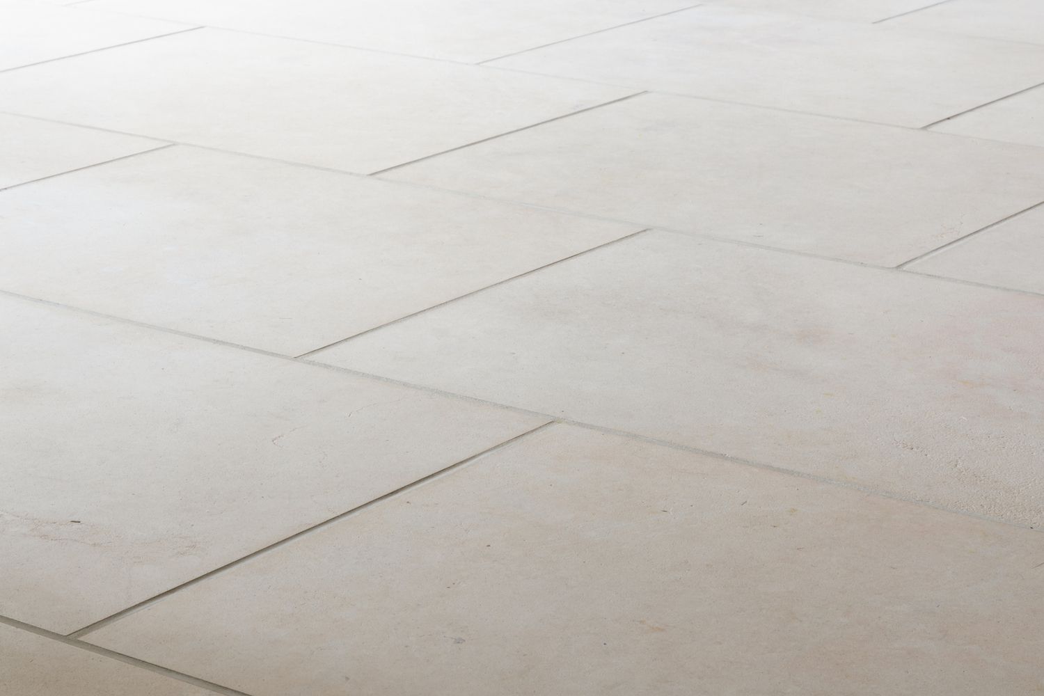 What is an ‘etched’ finish on limestone flooring?