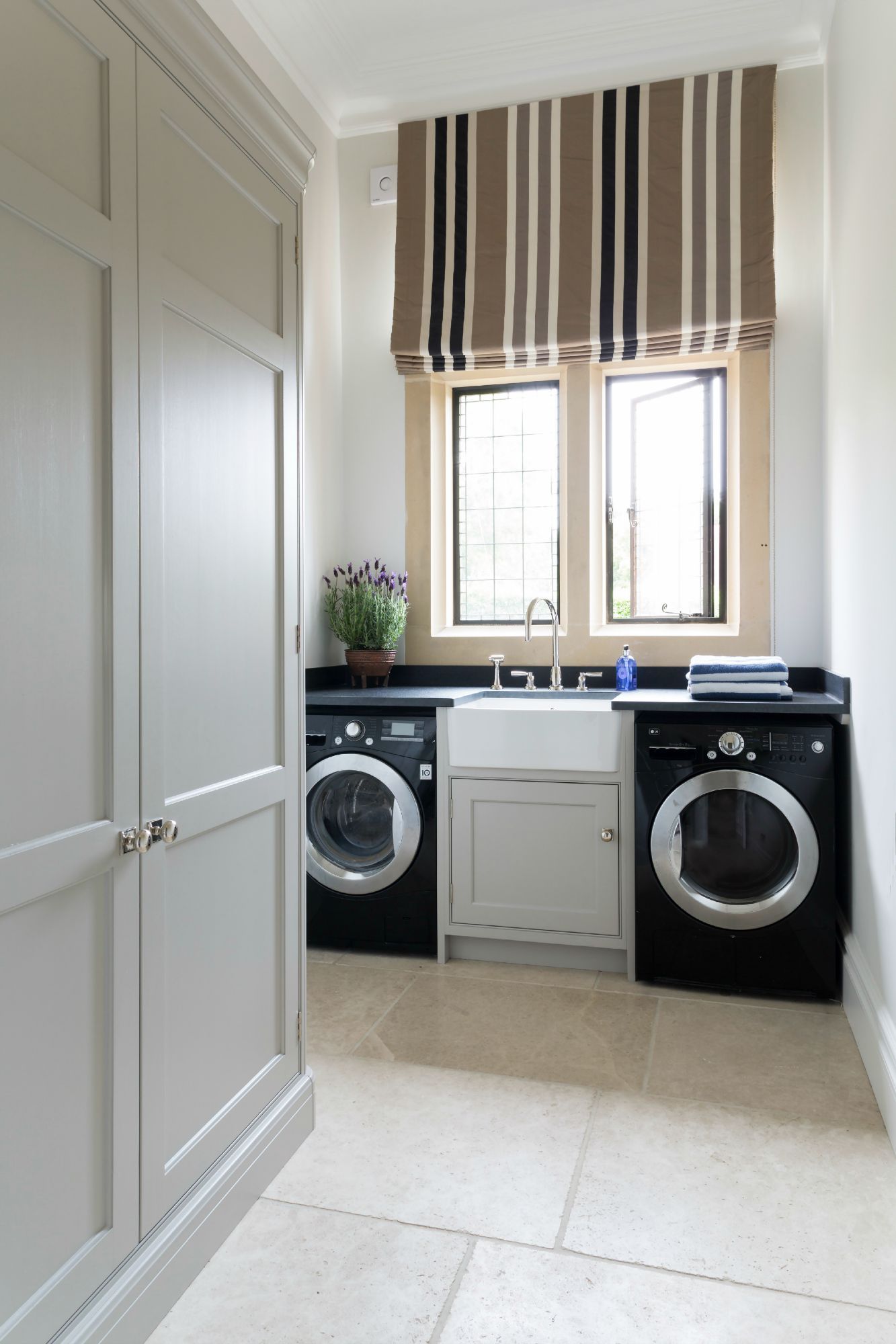 Laundry Room - Luxury Bespoke Kitchen Project - Ascot, Berkshire - Humphrey Munson